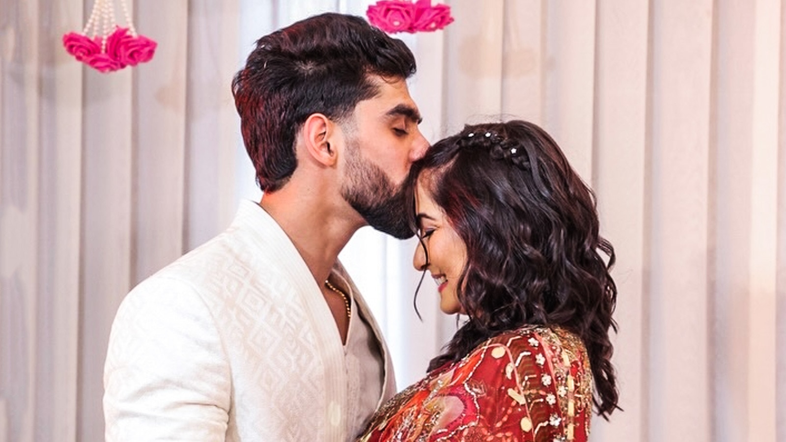 29 की उम्र में दुल्हन बनेगी मशहूर एक्ट्रेस, BF संग की सगाई, होने वाले दूल्हे ने किया Kiss