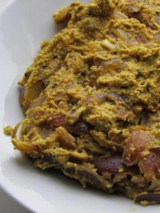 এভাবে পেঁয়াজ পোস্ত বানালেই হবে সেরা, রইল ঘটি বাড়ির রেসিপি