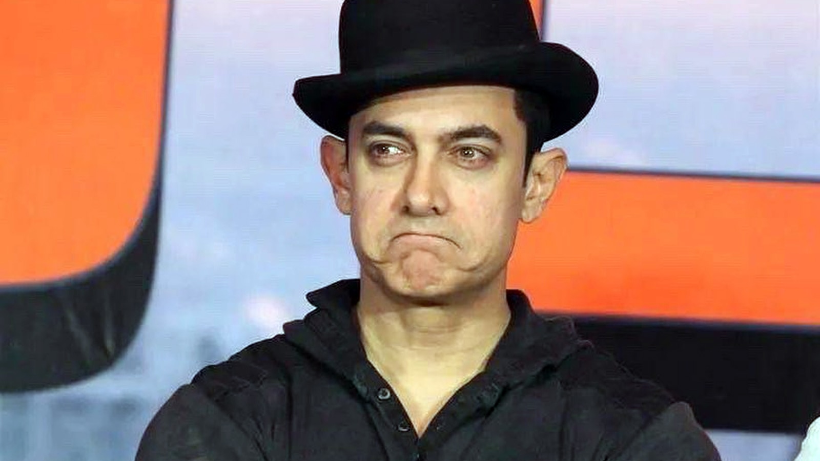 पिकलबॉल खेलते हुए धड़ाम से गिरे 60 साल के आमिर खान, फैंस के उड़े होश, Video