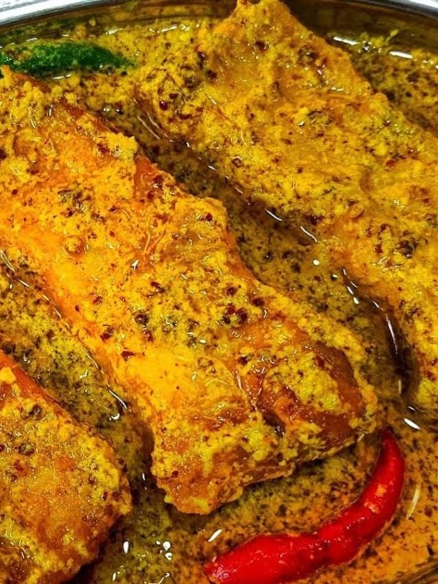 এভাবে রাঁধুন কাতলা ভাপা, ইলিশকেও হার মানাবে