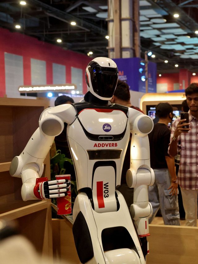 AI Impact Summit में रोबोट सर्जन! तस्वीरों में देखें AI का महाकुंभ