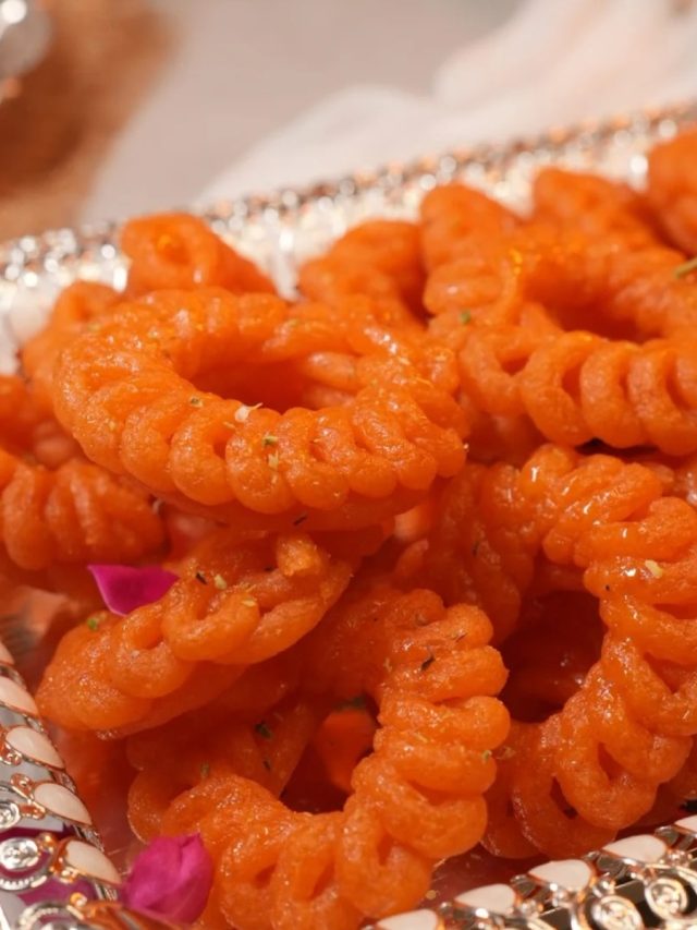 দোকানের লোভনীয় অমৃতি বানান বাড়িতেই, মিষ্টি বিক্রেতার রেসিপি