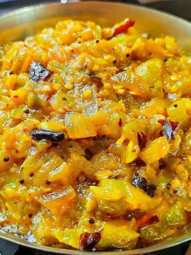 কাঁচা  টমেটোর ভর্তা, এই দিয়েই হবে এক থালা ভাত সাবাড়