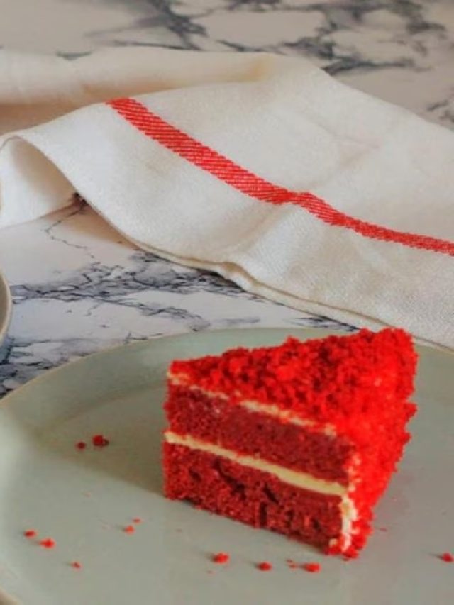 প্রিয়জনের জন্য বাড়িতেই বানান রেড ভেলভেট কেক, রইল রেসিপি