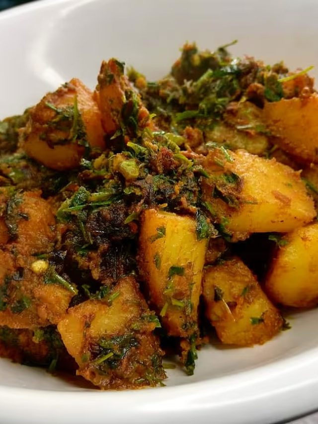 রুটির সঙ্গে জমে যাবে ডিনার, সহজেই বানান আলু মেথির এই সব্জি