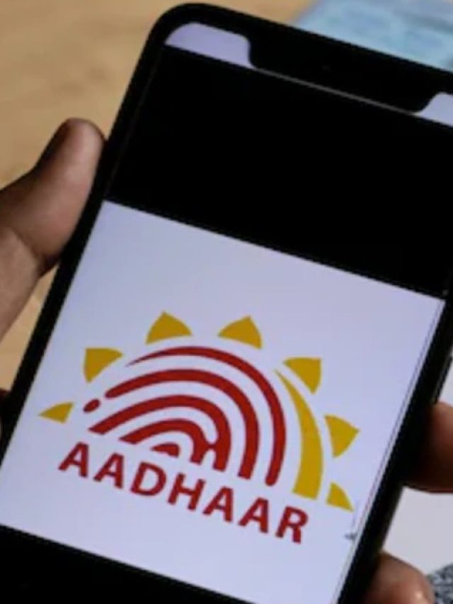 घर बैठे बदलें Aadhaar पर फोन नंबर, बस 75 रुपये है फीस