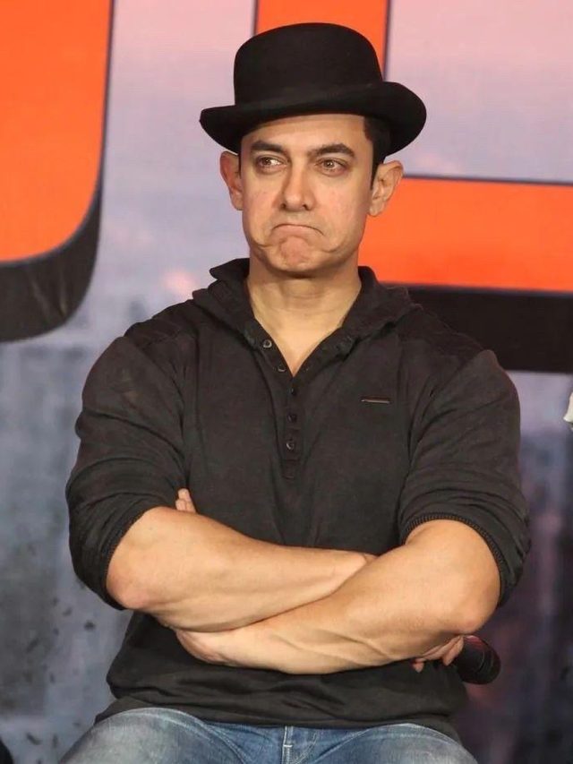 पिकलबॉल खेलते हुए धड़ाम से गिरे 60 साल के आमिर खान, फैंस के उड़े होश, Video