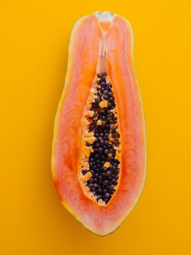 আলতো চাপেই বুঝবেন পেঁপে পাকা মিষ্টি, কেনার আগে জেনে নিন টোটকা