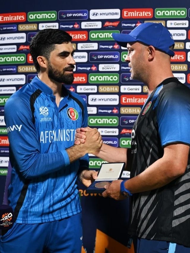 विदाई मैच के बाद रोने लगे अफगानी टीम के कोच, ये प्लेयर भी हुआ भावुक, VIDEO