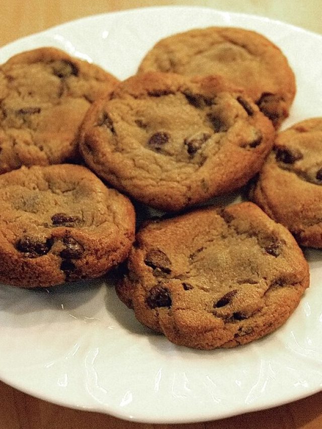 এভাবে নিজে বানান কুকিজ! নামী বেকারির সহজ রেসিপি