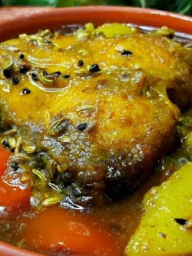 রবি ঠাকুরের প্রিয় পাঁচফোড়ন দিয়ে রুই, গরম ভাতে চেটেপুটে খাবেন