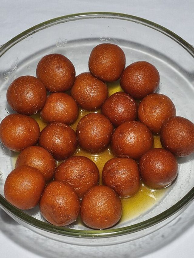 রসে টসটসে পান্তুয়া বানান বাড়িতে! হুবহু দোকানের মতো খেতে হবে