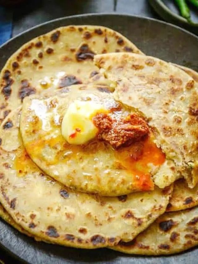 বেলতে গেলেই পুর বেরিয়ে আসে? ৫ ট্রিকসে ঘরেই হবে দোকানের মতো আলুর পরোটা