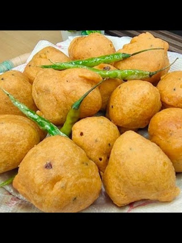 সন্ধ্যে জমে যাবে বেসনের ফুলুরিতে! বাড়িতে বানানোর রেসিপি