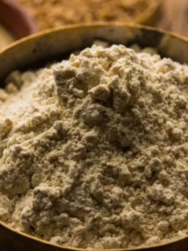 কিনছেন কেন? বাড়িতে এভাবে সহজে বানান ছোলার ছাতু