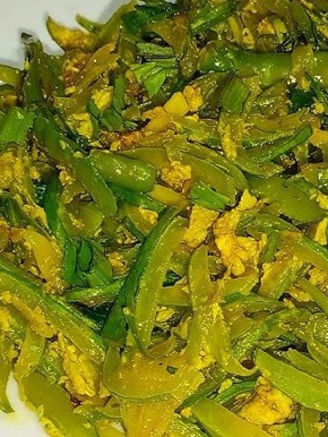 লাউয়ের আগা-ডগাতো খেয়েছেন, খোসা ভাজাও খান, ঘটিদের রেসিপি