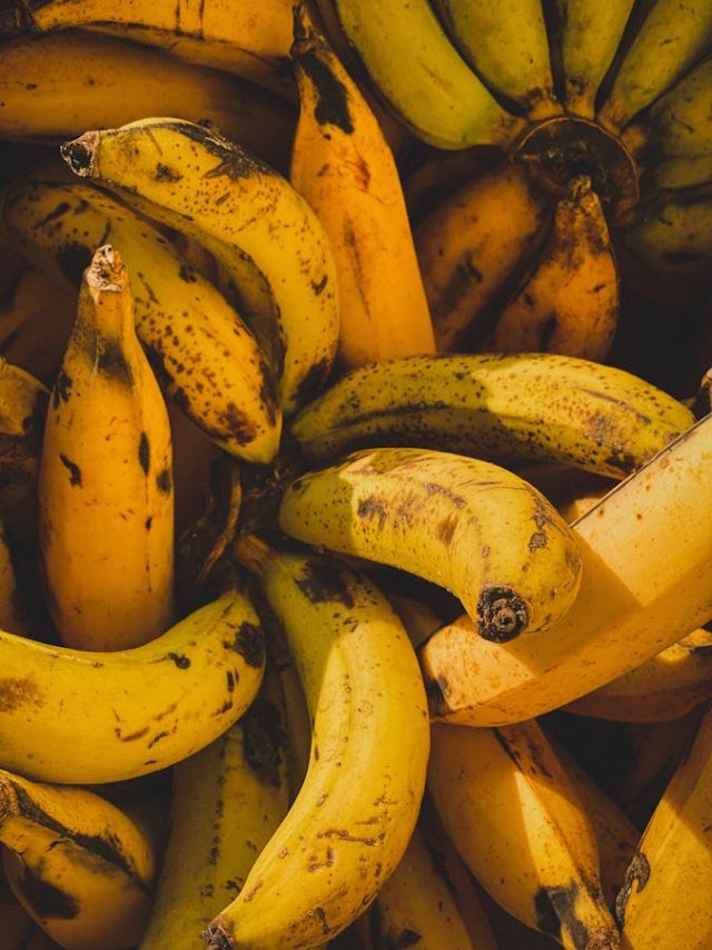 টাটকা কলা  একদিনেই কালো হচ্ছে? এই ট্রিকসে এক সপ্তাহ থাকবে ফ্রেশ