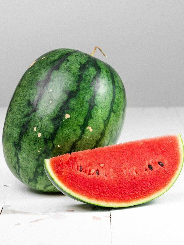 টোকা দিয়েই বুঝবেন তরমুজ মিষ্টি নাকি পানসে, কেনার দুর্দান্ত ট্রিক