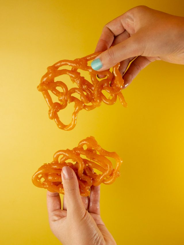 হুবহু মিষ্টির দোকানের রসালো মুচমুচে জিলিপি হবে বাড়িতেই, ময়রার টিপস