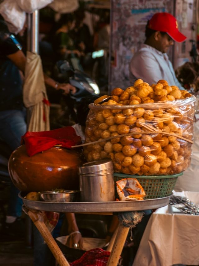 ফুচকার  তেঁতুল জল খেলে পুরুষ শরীরে এসব হয়, ছেলেরা জেনে রাখুন