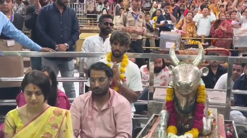 T20 वर्ल्ड कप जीत के बाद महाकाल के दरबार में पहुंचा टीम इंडिया का स्टार, देखें VIDEO