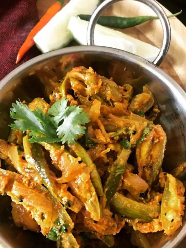 কাঁচা আম দিয়ে বানিয়ে নিন পটলের চচ্চড়ি,সবাই হাত চেটে খাবে