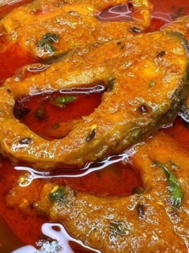 রোজকার মাছের ঝোলই করবে বাজিমাত, খালি রান্নায় দিন এই মশলা