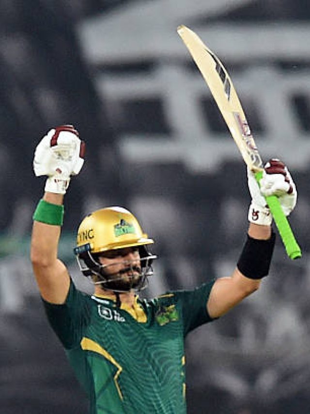 पाकिस्तानी बैटर का धमाका... PSL में शतक जड़कर विराट कोहली की बराबरी की