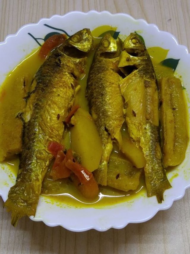 রান্নার এই সময় ফোড়ন দিলেই সুস্বাদু  হবে আলু পটল দিয়ে বাটা মাছের ঝোল