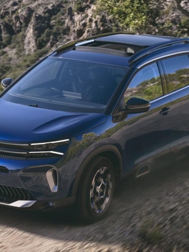 शोरूम में खड़ी रह गईं ये कारें, मार्च में नहीं मिला एक भी खरीदार