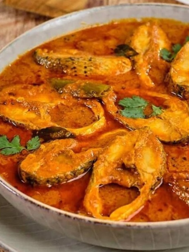 পাইস হোটেলের কাতলার হালকা ঝোল, লাগবে শুধু পেঁয়াজ-রসুন