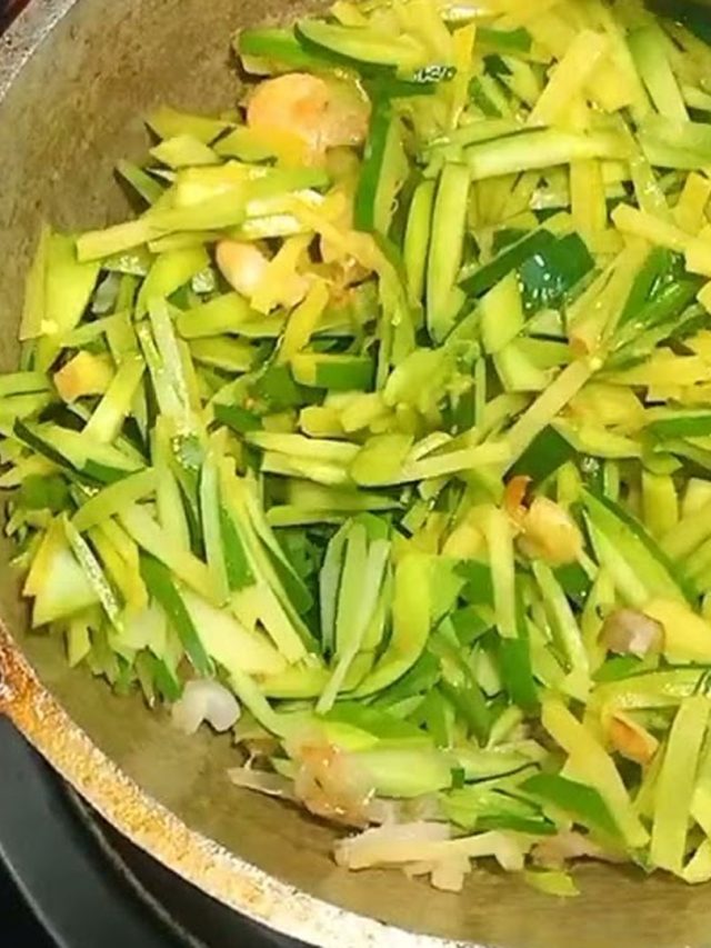 লাউয়ের আগা-ডগাতো খেয়েছেন, খোসা ভাজাও খান, ঘটিদের রেসিপি