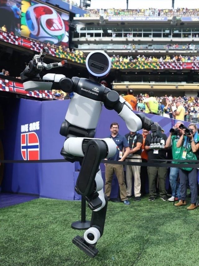 FIFA World Cup 2026: जब रोबोट खेलने लगा फुटबॉल, दुनिया हैरान