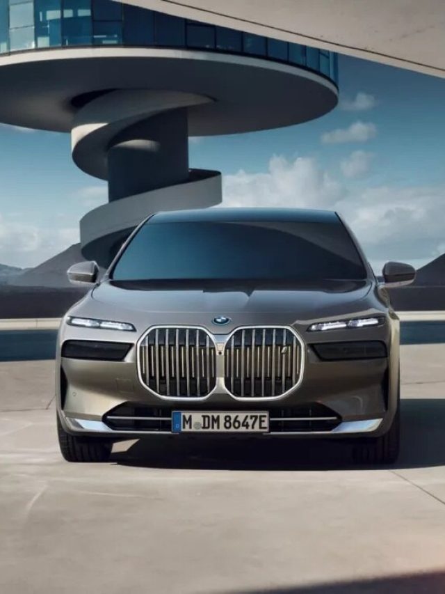 728KM रेंज, 10 मिनट में होगी चार्ज, लॉन्च हुई BMW i7 Facelift