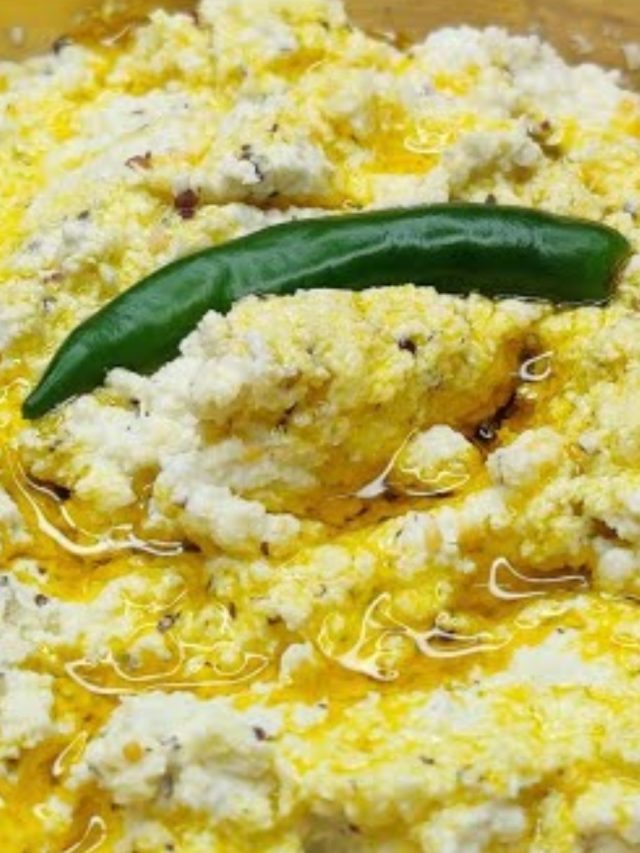 ইন্দুবালা হোটেলের নারকেল দিয়ে সেই কচু বাটা,মুখে লেগে থাকবে