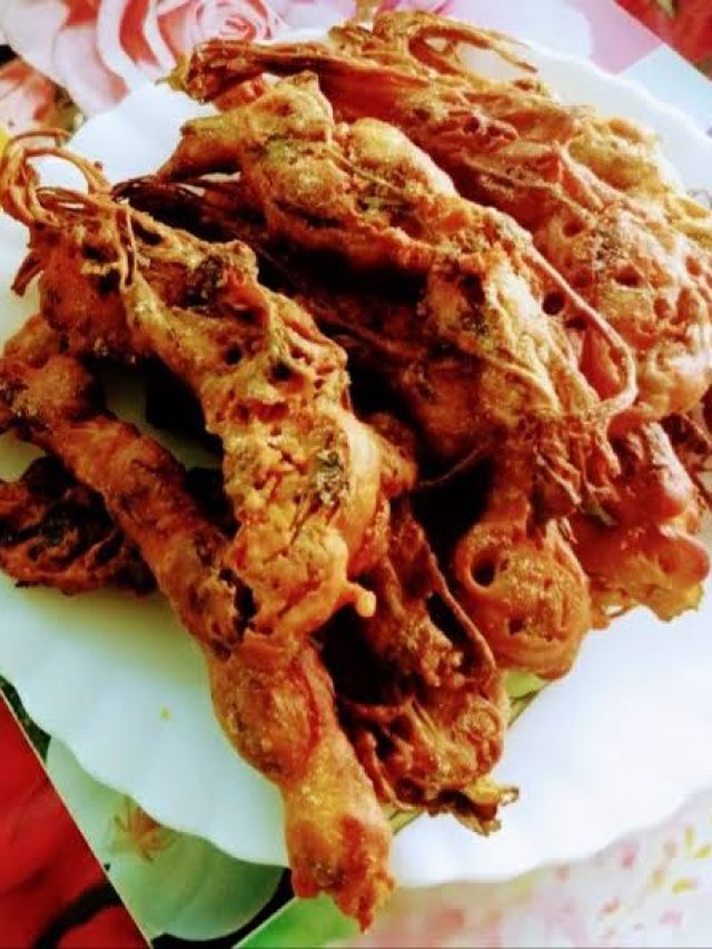 ধনেপাতার বড়ার ব্যাটারে দিন এই গুঁড়ো, মারাত্মক কুরমুরে হবে